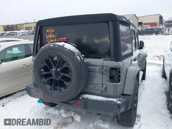 ✅ 2023 Jeep Wrangler Sahara • VIN: 1C4JJXP65PW627482 • Lot: 43838266. Wystawiony na IAAI z przebiegiem 53 971 mil. Bezpłatny archiwum sprzedaży aukcyjnych z USA i szczegółowy raport historii pojazdu na DreamBid. Zdjęcie 4.