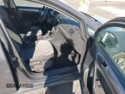 ✅ 2016 Volkswagen Golf SE • VIN: WVWKP7AU1GW916756 • Lot: 43533859. Wystawiony na IAAI z przebiegiem 66 648 mil. Bezpłatny archiwum sprzedaży aukcyjnych z USA i szczegółowy raport historii pojazdu na DreamBid. Zdjęcie 5.