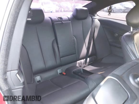 ✅ 2014 BMW 4 Series 435i • VIN: WBA3R1C53EK193043 • Lot: 43181059. Wystawiony na IAAI z przebiegiem 126 720 mil. Bezpłatny archiwum sprzedaży aukcyjnych z USA i szczegółowy raport historii pojazdu na DreamBid. Zdjęcie 8.