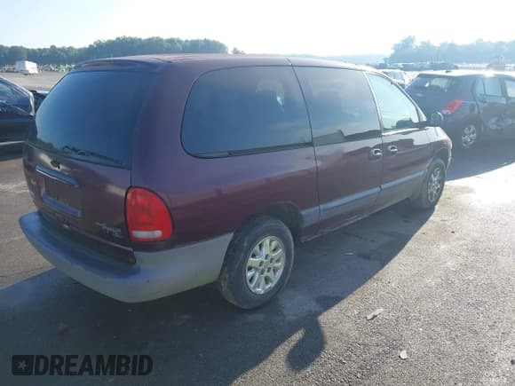 ✅ 2000 Plymouth Voyager Grand SE • VIN: 2P4GP44G0YR523234 • Лот: 42690861. Опубликован ранее на IAAI с пробегом 190 567 миль. Бесплатный доступ к архиву аукционных продаж из США и подробный отчёт об истории автомобиля на DreamBid. Изображение 4.