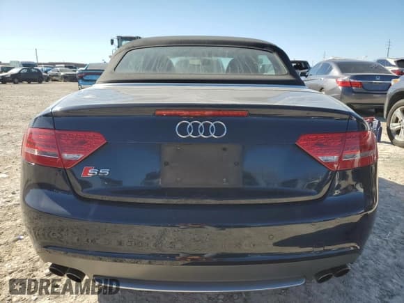 ✅ 2011 Audi S5 Premium Plus • VIN: WAUCGAFH5BN002437 • Lot: 43573815. Wystawiony na Copart z przebiegiem 107 929 mil. Bezpłatny archiwum sprzedaży aukcyjnych z USA i szczegółowy raport historii pojazdu na DreamBid. Zdjęcie 6.