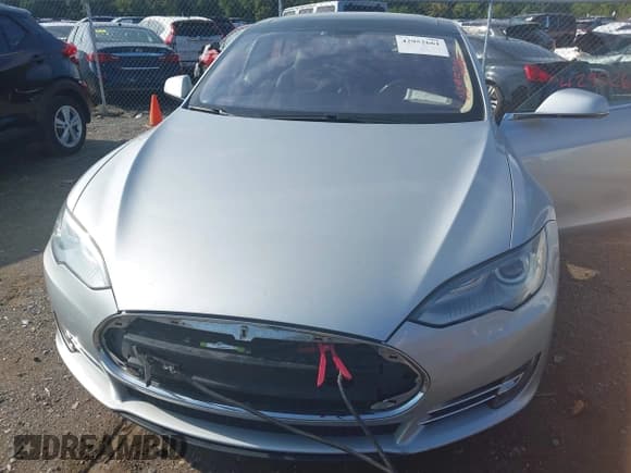 ✅ 2013 Tesla Model S • VIN: 5YJSA1CN4DFP17253 • Lot: 42952661. Wystawiony na IAAI z przebiegiem Nie podano. Bezpłatny archiwum sprzedaży aukcyjnych z USA i szczegółowy raport historii pojazdu na DreamBid. Zdjęcie 10.