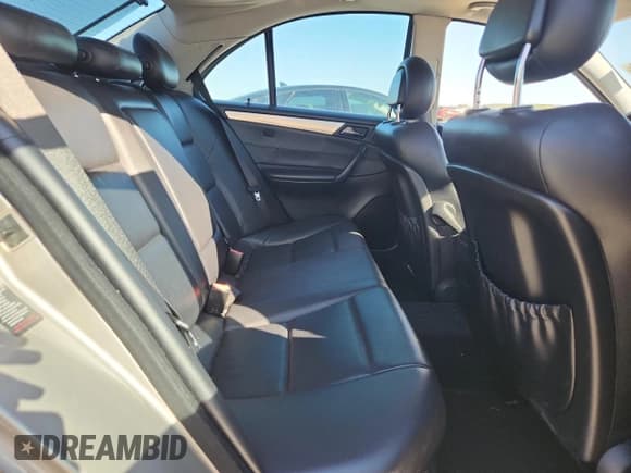 ✅ 2005 Mercedes-Benz C 230 Kompressor • VIN: WDBRF40JX5F640354 • Лот: 89442675. Опубликован ранее на Copart с пробегом 179 803 миль. Бесплатный доступ к архиву аукционных продаж из США и подробный отчёт об истории автомобиля на DreamBid. Изображение 10.