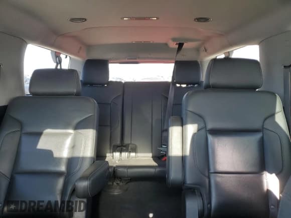 ✅ 2020 Chevrolet Suburban LT • VIN: 1GNSKHKC3LR270601 • Лот: 87431125. Опубликован ранее на Copart с пробегом 217 710 миль. Бесплатный доступ к архиву аукционных продаж из США и подробный отчёт об истории автомобиля на DreamBid. Изображение 10.