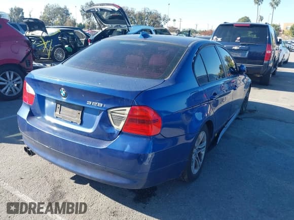 ✅ 2008 BMW 3 Series 328i • VIN: WBAVA37588NL45133 • Lot: 43796462. Wystawiony na IAAI z przebiegiem 193 478 mil. Bezpłatny archiwum sprzedaży aukcyjnych z USA i szczegółowy raport historii pojazdu na DreamBid. Zdjęcie 4.