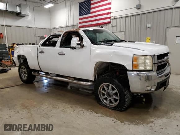 ✅ 2008 Chevrolet Silverado 2500HD LTZ • VIN: 1GCHK23638F160701 • Lot: 54108675. Wystawiony na Copart z przebiegiem 236 392 mil. Bezpłatny archiwum sprzedaży aukcyjnych z USA i szczegółowy raport historii pojazdu na DreamBid. Zdjęcie 4.