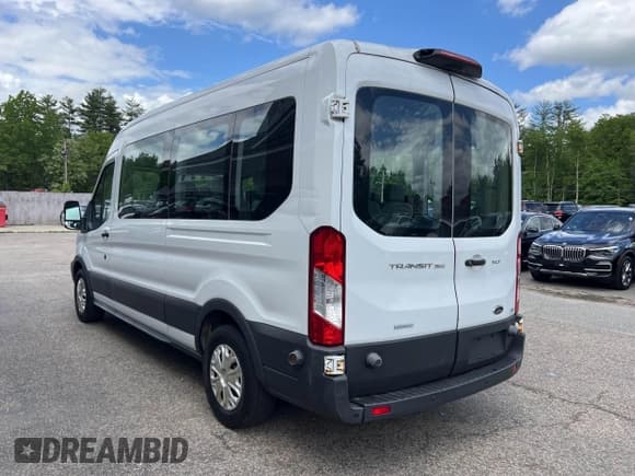 ✅ 2018 Ford Transit XL • VIN: 1FBZX2CG8JKA08901 • Lot: 42409721. Wystawiony na IAAI z przebiegiem 329 422 mil. Bezpłatny archiwum sprzedaży aukcyjnych z USA i szczegółowy raport historii pojazdu na DreamBid. Zdjęcie 3.
