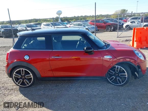 ✅ 2015 MINI Hardtop S • VIN: WMWXP7C53F2C60402 • Lot: 43470552. Listed on IAAI with 37,987 mi. Free auction sales archive from the USA and detailed vehicle history report at DreamBid. Image 14.