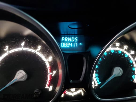 ✅ 2017 Ford Fiesta Titanium • VIN: 3FADP4CJ1HM133020 • Лот: 70955925. Опубликован ранее на Copart с пробегом 88 417 миль. Бесплатный доступ к архиву аукционных продаж из США и подробный отчёт об истории автомобиля на DreamBid. Изображение 9.