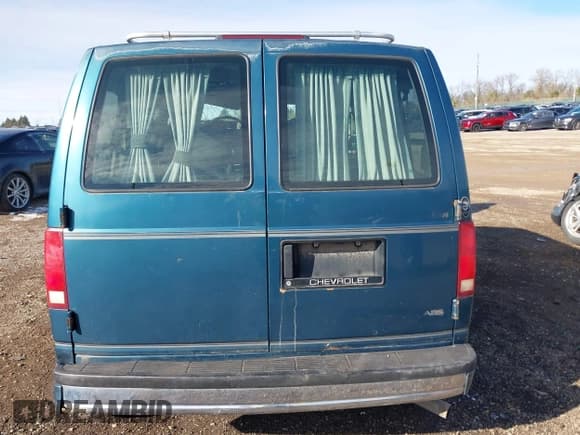 ✅ 1994 Chevrolet Astro • VIN: 1GBDM15Z0RB136203 • Лот: 43665146. Опубликован ранее на IAAI с пробегом 175 321 миль. Бесплатный доступ к архиву аукционных продаж из США и подробный отчёт об истории автомобиля на DreamBid. Изображение 16.