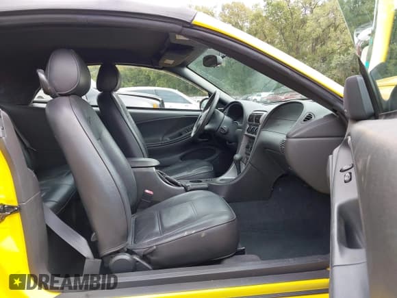 ✅ 2004 Ford Mustang Deluxe • VIN: 1FAFP44604F139064 • Lot: 43342376. Listed on IAAI with 71,707 mi. Free auction sales archive from the USA and detailed vehicle history report at DreamBid. Image 5.