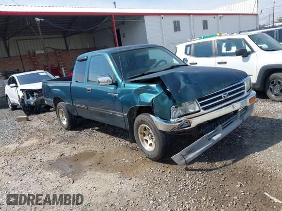 ✅ 1998 Toyota T100 DX • VIN: JT4TN12D0W0039636 • Lot: 41797008. Wystawiony na IAAI z przebiegiem 244 418 mil. Bezpłatny archiwum sprzedaży aukcyjnych z USA i szczegółowy raport historii pojazdu na DreamBid. Zdjęcie 1.