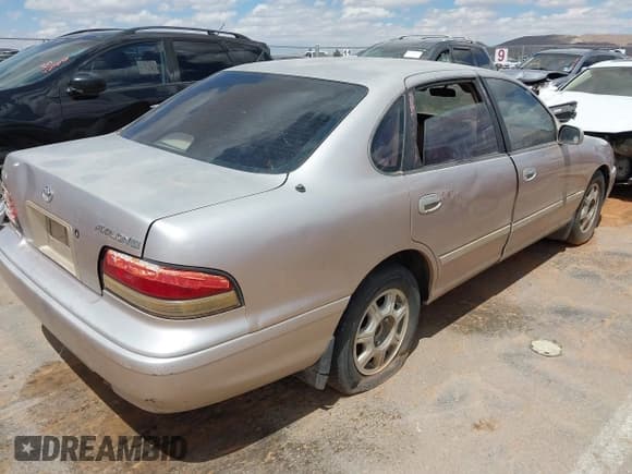 ✅ 1996 Toyota Avalon XL • VIN: 4T1BF12B4TU096607 • Lot: 42235109. Listed on IAAI with 269,661 mi. Free auction sales archive from the USA and detailed vehicle history report at DreamBid. Image 4.