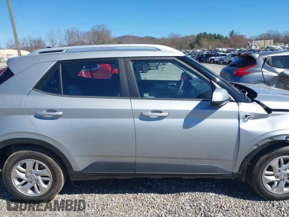 ✅ 2020 Hyundai Venue SEL • VIN: KMHRC8A39LU038177 • Lot: 41823569. Listed on IAAI with 40,142 mi. Free auction sales archive from the USA and detailed vehicle history report at DreamBid. Image 13.