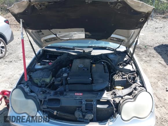 ✅ 2004 Mercedes-Benz C 230 Kompressor • VIN: WDBRF40J74F525595 • Lot: 41878522. Wystawiony na IAAI z przebiegiem 190 995 mil. Bezpłatny archiwum sprzedaży aukcyjnych z USA i szczegółowy raport historii pojazdu na DreamBid. Zdjęcie 10.