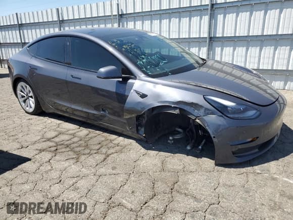 ✅ 2022 Tesla Model 3 Long Range • VIN: 5YJ3E1EB1NF361325 • Lot: 69379205. Wystawiony na Copart z przebiegiem 34 696 mil. Bezpłatny archiwum sprzedaży aukcyjnych z USA i szczegółowy raport historii pojazdu na DreamBid. Zdjęcie 4.