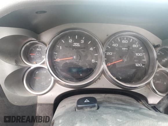 ✅ 2011 Chevrolet Silverado 2500HD • VIN: 1GC2CVC83BZ209973 • Lot: 44789695. Wystawiony na Copart z przebiegiem 189 925 mil. Bezpłatny archiwum sprzedaży aukcyjnych z USA i szczegółowy raport historii pojazdu na DreamBid. Zdjęcie 9.