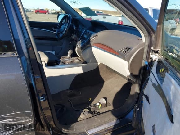 ✅ 2014 Acura MDX Technology • VIN: 5FRYD3H42EB002260 • Lot: 43574811. Wystawiony na IAAI z przebiegiem Nie podano. Bezpłatny archiwum sprzedaży aukcyjnych z USA i szczegółowy raport historii pojazdu na DreamBid. Zdjęcie 5.