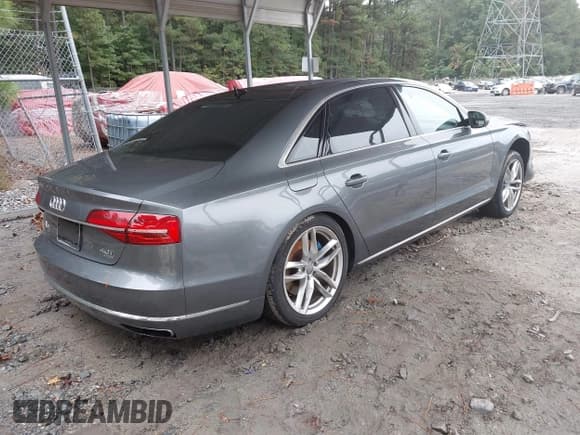 ✅ 2015 Audi A8 4.0T • VIN: WAU32AFD7FN019029 • Lot: 43455517. Wystawiony na IAAI z przebiegiem 91 576 mil. Bezpłatny archiwum sprzedaży aukcyjnych z USA i szczegółowy raport historii pojazdu na DreamBid. Zdjęcie 4.