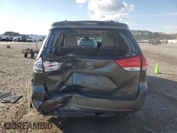 ✅ 2012 Toyota Sienna XLE • VIN: 5TDYK3DC9CS210309 • Лот: 91197995. Опубликован ранее на Copart с пробегом 170 125 миль. Бесплатный доступ к архиву аукционных продаж из США и подробный отчёт об истории автомобиля на DreamBid. Изображение 6.