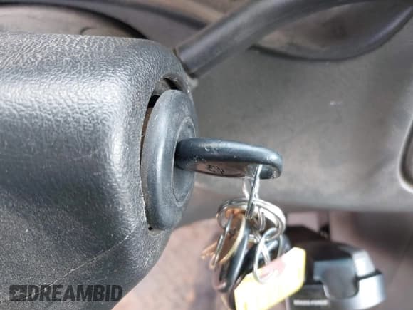 ✅ 2004 Chevrolet Silverado 2500HD LT3 • VIN: 1GCHK23G74F114579 • Лот: 41794758. Опубликован ранее на IAAI с пробегом 184 369 миль. Бесплатный доступ к архиву аукционных продаж из США и подробный отчёт об истории автомобиля на DreamBid. Изображение 11.