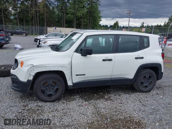✅ 2017 Jeep Renegade Sport • VIN: ZACCJAAH8HPG00484 • Lot: 42581933. Wystawiony na IAAI z przebiegiem 138 091 mil. Bezpłatny archiwum sprzedaży aukcyjnych z USA i szczegółowy raport historii pojazdu na DreamBid. Zdjęcie 14.