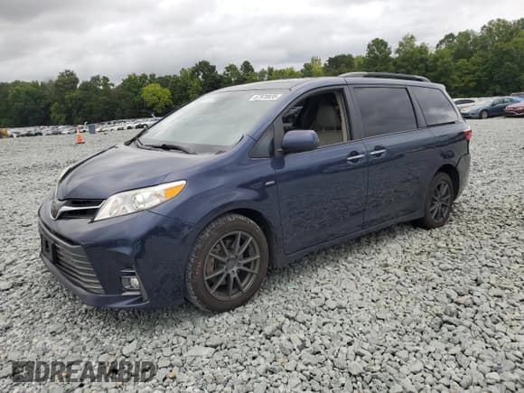 ✅ 2019 Toyota Sienna XLE • VIN: 5TDDZ3DC0KS220381 • Lot: 67970035. Wystawiony na Copart z przebiegiem 194 481 mil. Bezpłatny archiwum sprzedaży aukcyjnych z USA i szczegółowy raport historii pojazdu na DreamBid. Zdjęcie 1.