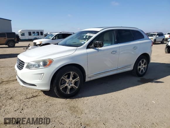 ✅ 2015 Volvo XC60 T6 • VIN: YV4902RB8F2621732 • Lot: 87663165. Listed on Copart with 146,015 mi. Free auction sales archive from the USA and detailed vehicle history report at DreamBid. Image 1.
