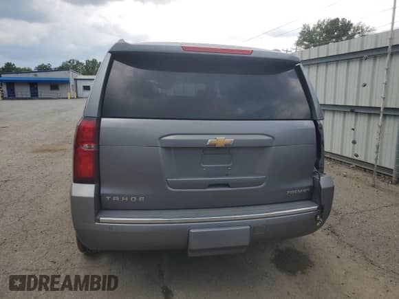 2020 Chevrolet Tahoe Premier z VIN 1GNSCCKC5LR221142, wystawiony jako Copart lot #68639975 z przebiegiem 91 066 mil mil oraz Szkoda całkowita • Salvage title. Historia ofert i sprzedaży dostępna na DreamBid. Obrazek 6.