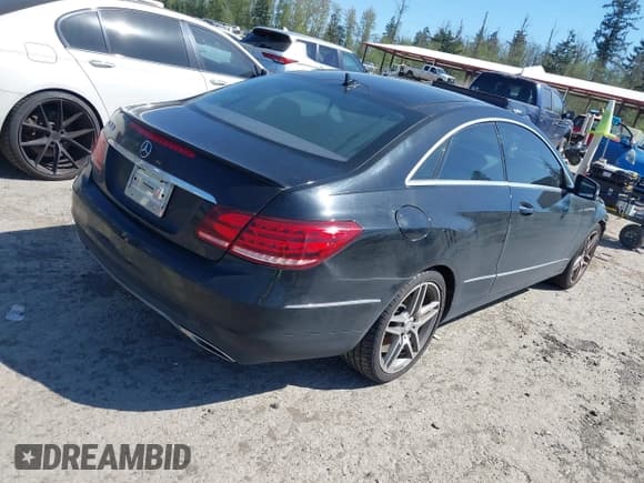 ✅ 2014 Mercedes-Benz E 350 • VIN: WDDKJ5KB8EF247908 • Lot: 41916727. Listed on IAAI with 179,762 mi. Free auction sales archive from the USA and detailed vehicle history report at DreamBid. Image 4.
