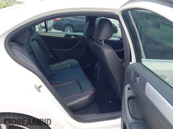 ✅ 2013 Volkswagen Jetta Autobahn • VIN: 3VW567AJ7DM382323 • Lot: 42580542. Listed on IAAI with 172,885 mi. Free auction sales archive from the USA and detailed vehicle history report at DreamBid. Image 8.