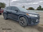 ✅ 2019 Toyota Highlander LE • VIN: 5TDZZRFH0KS347228 • Лот: 94335165. Опубликован ранее на Copart с пробегом 151 205 миль. Бесплатный доступ к архиву аукционных продаж из США и подробный отчёт об истории автомобиля на DreamBid. Изображение 4.