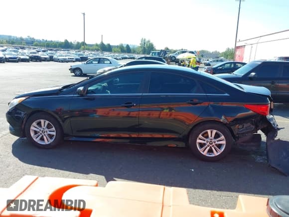 ✅ 2014 Hyundai Sonata GLS • VIN: 5NPEB4AC3EH886535 • Лот: 43105298. Опубликован ранее на IAAI с пробегом 136 472 миль. Бесплатный доступ к архиву аукционных продаж из США и подробный отчёт об истории автомобиля на DreamBid. Изображение 14.