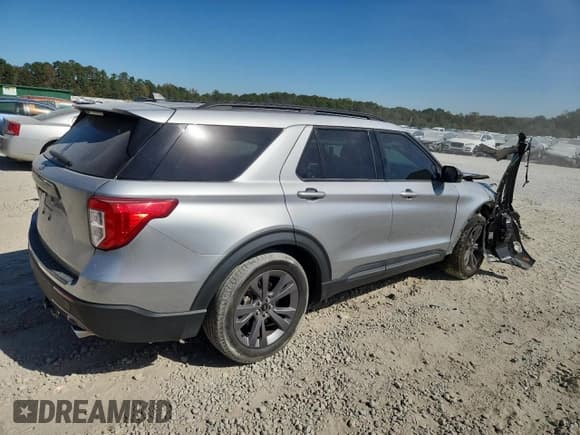 ✅ 2023 Ford Explorer XLT • VIN: 1FMSK7DHXPGC10291 • Lot: 82688335. Listed on Copart with 36,338 mi. Free auction sales archive from the USA and detailed vehicle history report at DreamBid. Image 3.