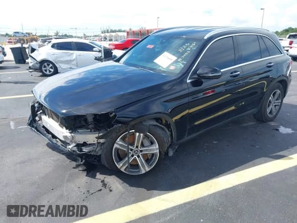 ✅ 2019 Mercedes-Benz GLC 300 • VIN: WDC0G4JB0KV132937 • Lot: 43270685. Wystawiony na IAAI z przebiegiem 116 980 mil. Bezpłatny archiwum sprzedaży aukcyjnych z USA i szczegółowy raport historii pojazdu na DreamBid. Zdjęcie 2.