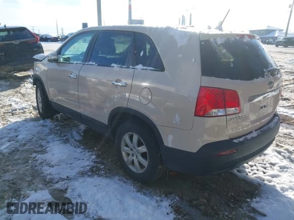 ✅ 2011 Kia Sorento LX • VIN: 5XYKTCA13BG169838 • Lot: 43860701. Listed on IAAI with 102,517 mi. Free auction sales archive from the USA and detailed vehicle history report at DreamBid. Image 3.