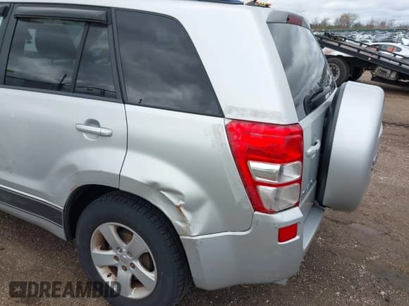 ✅ 2007 Suzuki Grand Vitara XSport • VIN: JS3TD944674201893 • Lot: 42095911. Wystawiony na IAAI z przebiegiem 105 512 mil. Bezpłatny archiwum sprzedaży aukcyjnych z USA i szczegółowy raport historii pojazdu na DreamBid. Zdjęcie 6.