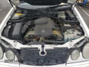 ✅ 1997 Mercedes-Benz E 320 • VIN: WDBJF72F2VA099305 • Лот: 48007935. Опубликован ранее на Copart с пробегом 96 410 миль. Бесплатный доступ к архиву аукционных продаж из США и подробный отчёт об истории автомобиля на DreamBid. Изображение 11.