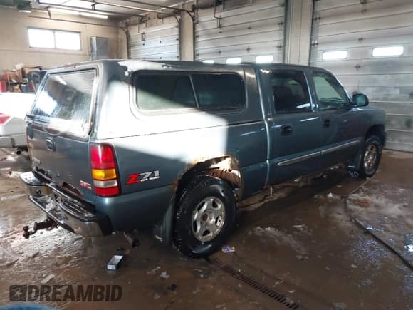 ✅ 2007 GMC Sierra 1500 SLE1 • VIN: 2GTEK13Z571102361 • Lot: 41607957. Listed on IAAI with 331,050 mi. Free auction sales archive from the USA and detailed vehicle history report at DreamBid. Image 4.