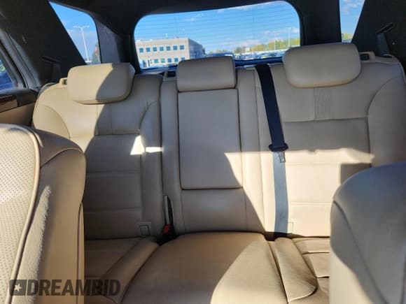 ✅ 2010 Mercedes-Benz M 350 • VIN: 4JGBB2FB5AA600625 • Lot: 86300585. Listed on Copart with 203,491 mi. Free auction sales archive from the USA and detailed vehicle history report at DreamBid. Image 10.
