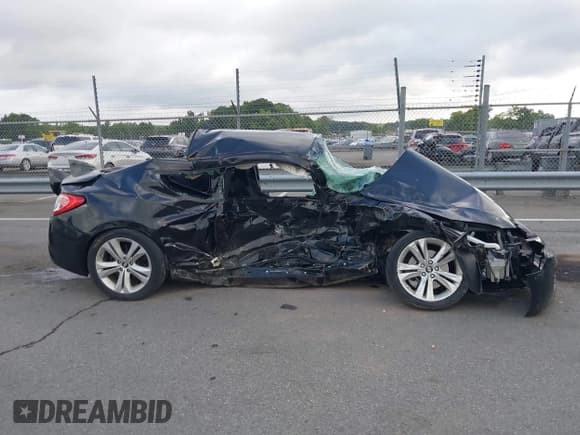 ✅ 2012 Hyundai Genesis Coupe 2.0T • VIN: KMHHT6KD9CU066018 • Lot: 42739170. Wystawiony na IAAI z przebiegiem 84 945 mil. Bezpłatny archiwum sprzedaży aukcyjnych z USA i szczegółowy raport historii pojazdu na DreamBid. Zdjęcie 12.