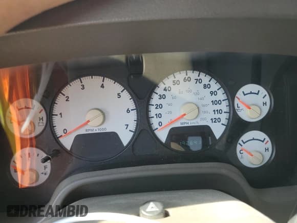 ✅ 2008 Dodge 1500 SLT • VIN: 1D7HU18218S506980 • Лот: 69310984. Опубликован ранее на Copart с пробегом 192 641 миль. Бесплатный доступ к архиву аукционных продаж из США и подробный отчёт об истории автомобиля на DreamBid. Изображение 9.