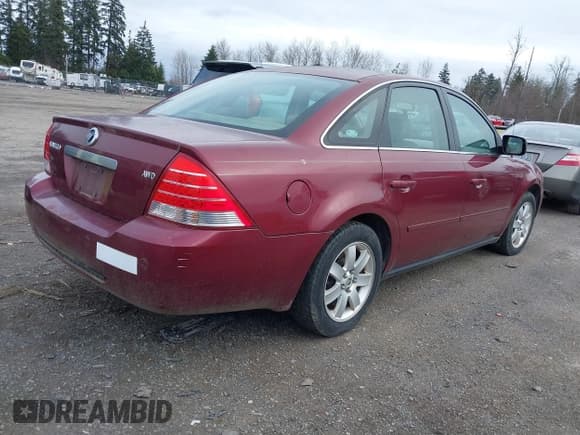 ✅ 2005 Mercury Montego Luxury • VIN: 1MEHM41185G604124 • Lot: 41610444. Wystawiony na IAAI z przebiegiem Nie podano. Bezpłatny archiwum sprzedaży aukcyjnych z USA i szczegółowy raport historii pojazdu na DreamBid. Zdjęcie 4.