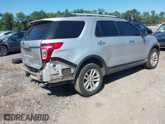 ✅ 2015 Ford Explorer XLT • VIN: 1FM5K8D89FGC44367 • Lot: 43057959. Wystawiony na IAAI z przebiegiem 121 695 mil. Bezpłatny archiwum sprzedaży aukcyjnych z USA i szczegółowy raport historii pojazdu na DreamBid. Zdjęcie 4.