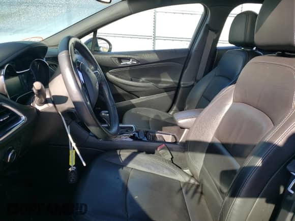 ✅ 2017 Chevrolet Cruze Premier • VIN: 1G1BF5SM8H7144525 • Lot: 64025082. Wystawiony na Copart z przebiegiem Nie podano mil. Skorzystaj z bezpłatnego archiwum sprzedaży aukcyjnych z USA i zobacz szczegółowy raport historii pojazdu na DreamBid. Zdjęcie 5.