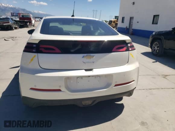 2014 Chevrolet Volt z VIN 1G1RD6E46EU120212, wystawiony jako Copart lot #57066954 z przebiegiem 59 081 mil mil oraz Szkoda całkowita • Salvage title. Historia ofert i sprzedaży dostępna na DreamBid. Obrazek 6.