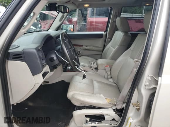 ✅ 2007 Jeep Commander Limited • VIN: 1J8HG58227C589152 • Лот: 64929945. Опубликован ранее на Copart с пробегом 165 182 миль. Бесплатный доступ к архиву аукционных продаж из США и подробный отчёт об истории автомобиля на DreamBid. Изображение 7.