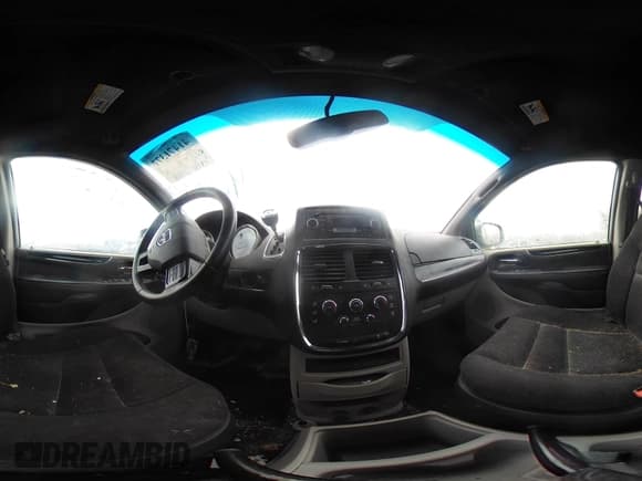 ✅ 2015 Dodge Grand Caravan SE • VIN: 2C4RDGBG0FR688627 • Lot: 41471377. Wystawiony na IAAI z przebiegiem 113 931 mil. Bezpłatny archiwum sprzedaży aukcyjnych z USA i szczegółowy raport historii pojazdu na DreamBid. Zdjęcie 18.