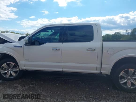 ✅ 2015 Ford F-150 XLT • VIN: 1FTEW1EG2FFC34372 • Lot: 43407076. Wystawiony na IAAI z przebiegiem 218 569 mil. Bezpłatny archiwum sprzedaży aukcyjnych z USA i szczegółowy raport historii pojazdu na DreamBid. Zdjęcie 15.