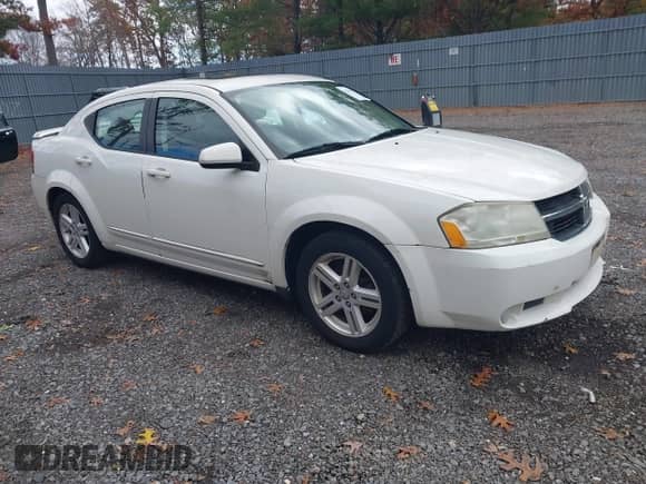 2010 Dodge Avenger R/T z VIN 1B3CC5FB7AN234586, wystawiony jako IAAI lot #43589935 z przebiegiem 172 058 mil mil oraz . Historia ofert i sprzedaży dostępna na DreamBid. Obrazek 1.